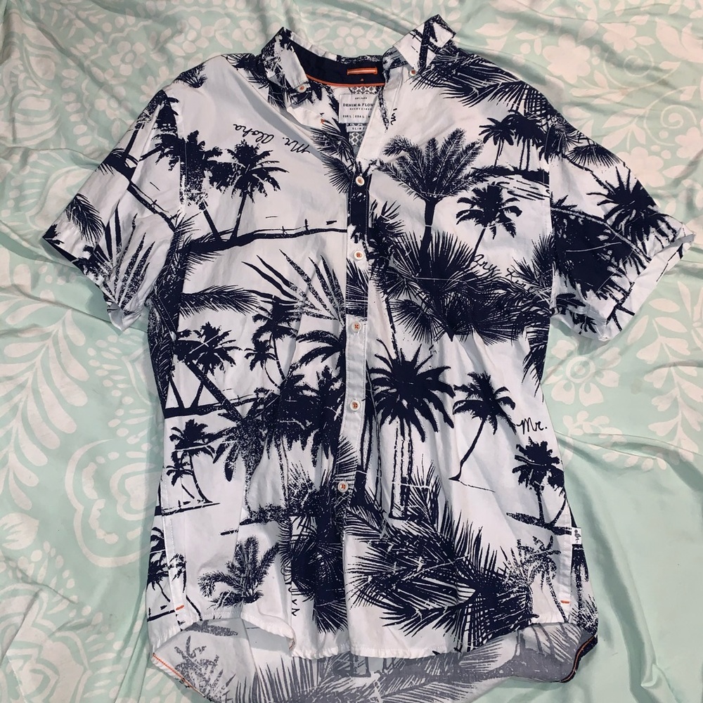 Hawaiian shirt🌊